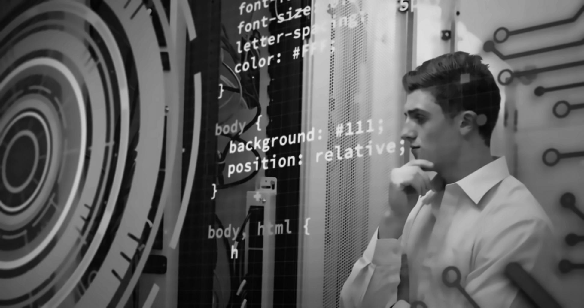 Ambiente de aprendizado colaborativo da Protonex com estudantes desenvolvendo projetos de integração