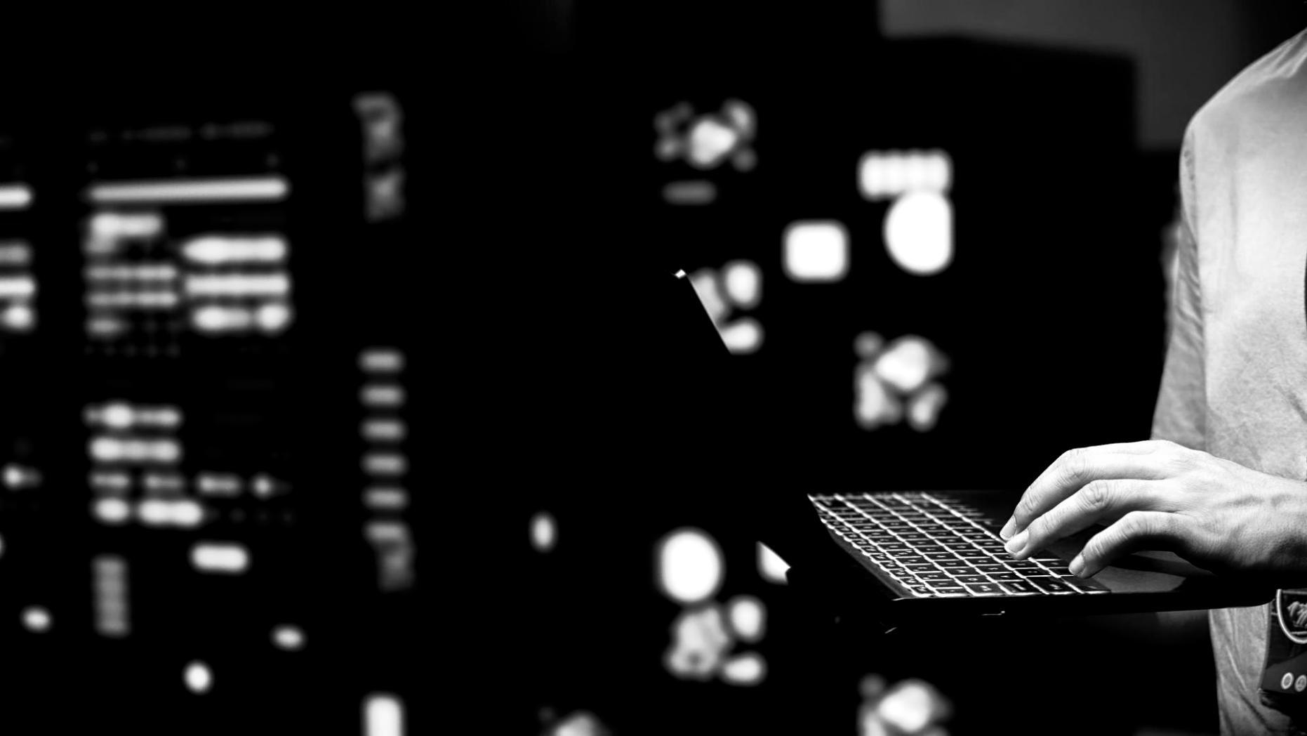 Tela de jogo de cassino social mostrando interface de slot machine com elementos visuais coloridos